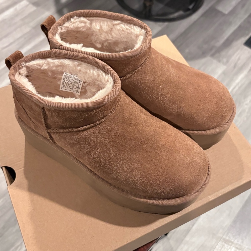 UGG Classic Short II Chestnut Boots